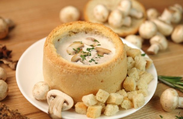 суп в хлебе с грибами