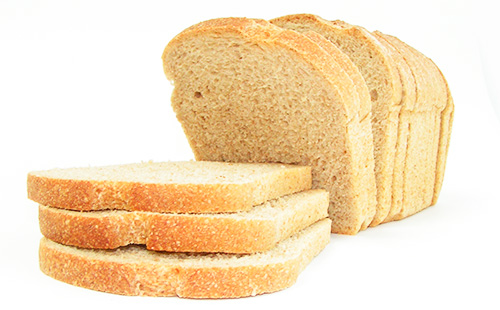 ломтик белого хлеба