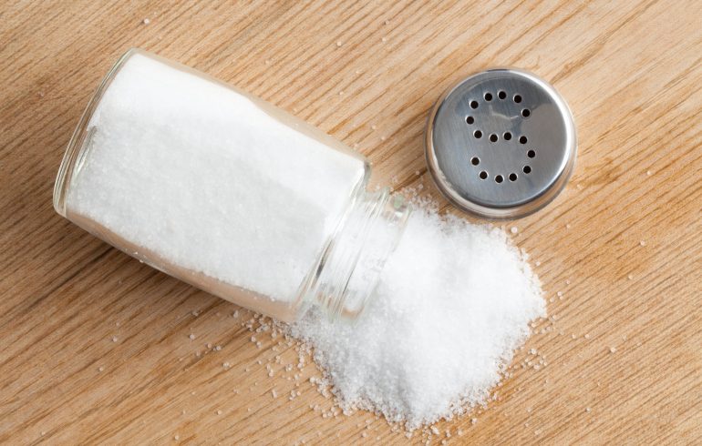 соль в солонке