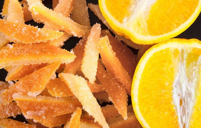 апельсины и цукаты из апельсиновых корок