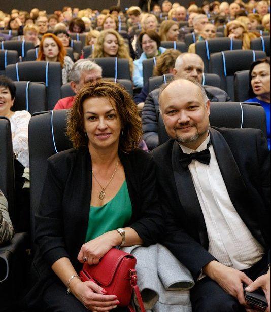 Олег Карпин з дружиною