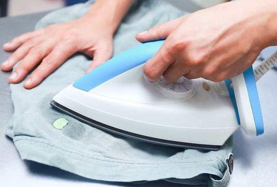 как очистить одежду от жвачки