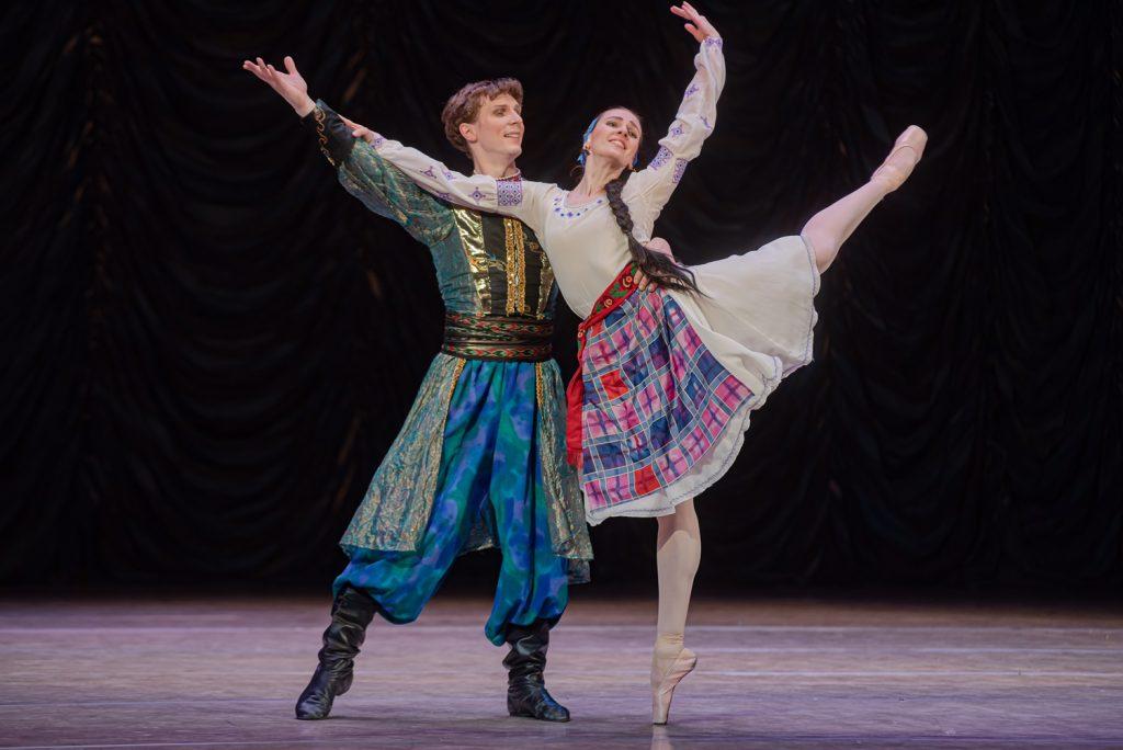 Оксана и Вакула в балете Вечера на хуторе близ Диканьки