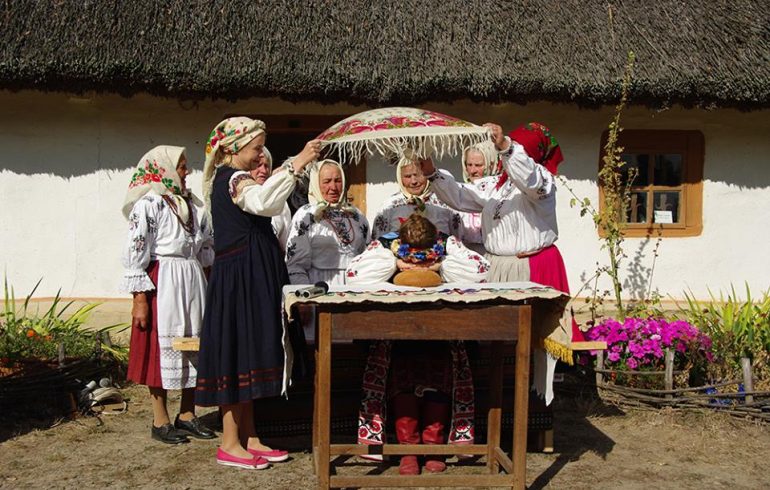 украинский платок на свадьбе
